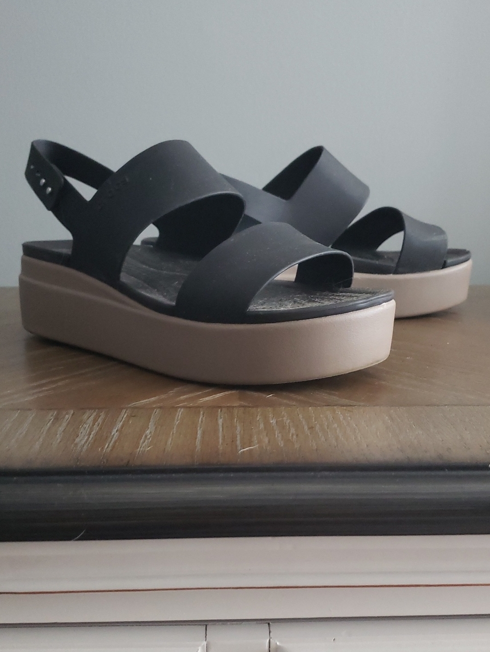 CROCS Womens Brooklyn Black Slingback Platform Sandals with Beige Platform